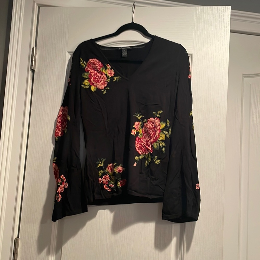 Black floral sweater Inc size m
